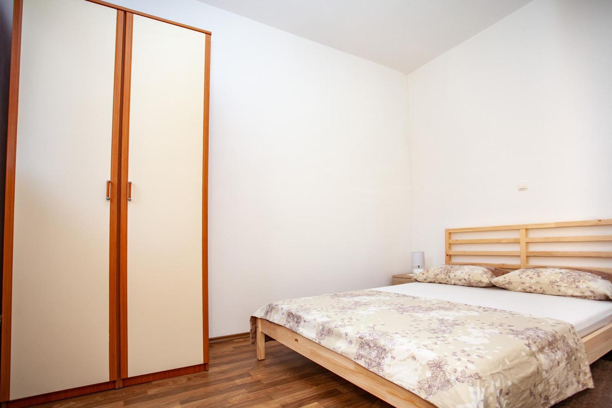 Ap Punta Next To Sandy Beach, Apartment With Garden โอมิช ภายนอก รูปภาพ