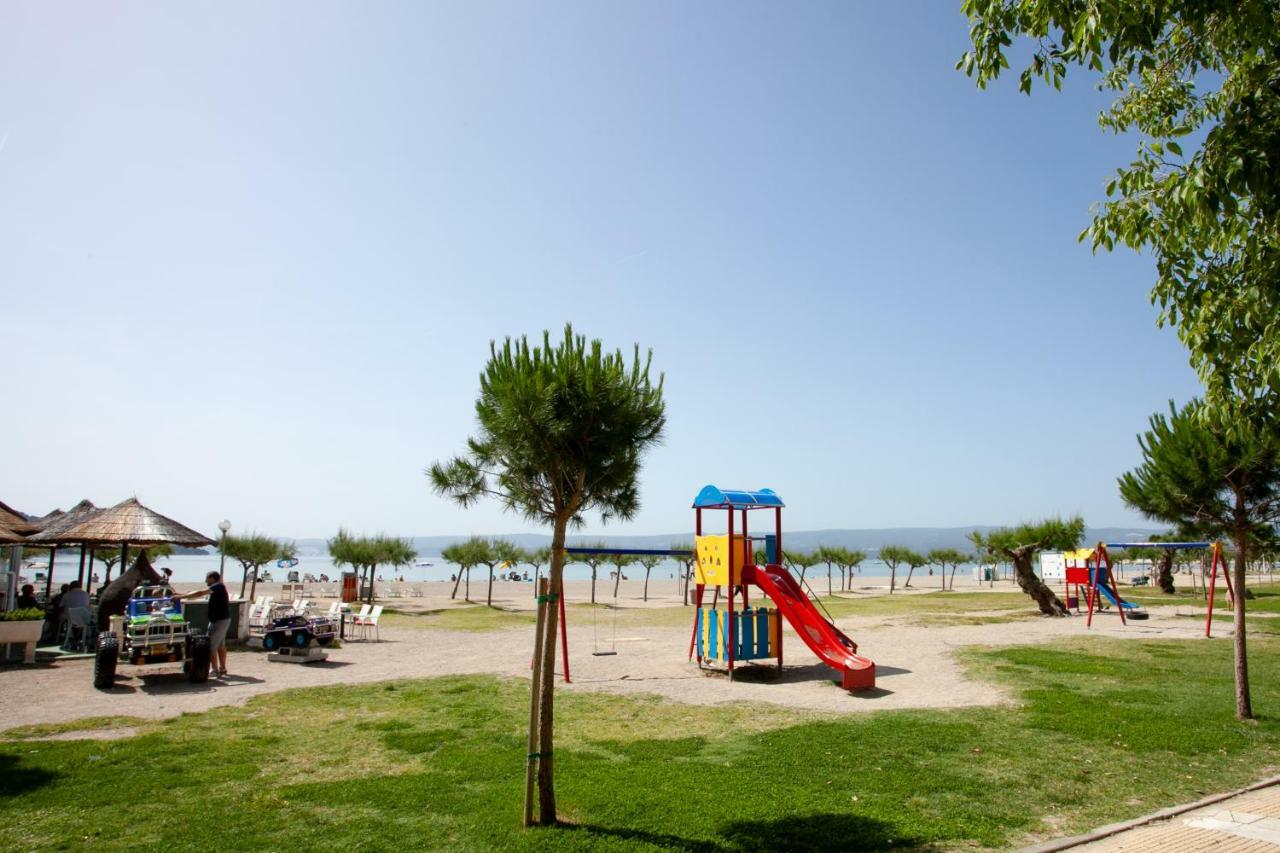 Ap Punta Next To Sandy Beach, Apartment With Garden โอมิช ภายนอก รูปภาพ